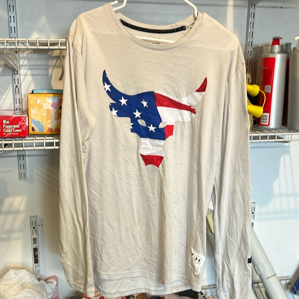 Barely Worn! Men’s Under Armour “Rock” L/S T-Shirt, SZ: Large